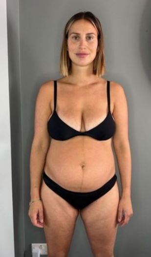 Gorgeous Ferne McCann Poses in Her Underwear Just 4 Weeks After Giving Birth!