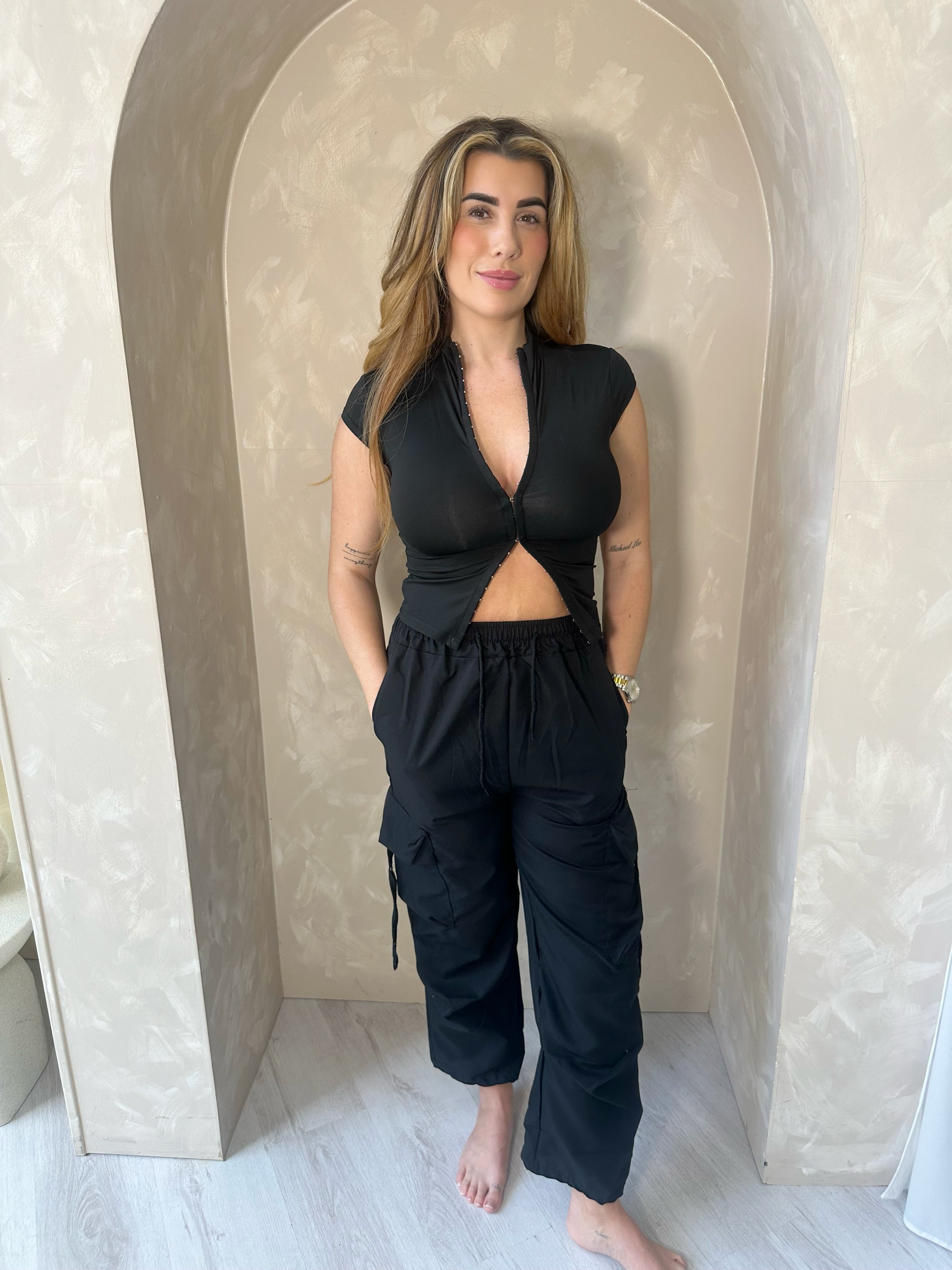 Straight Leg Cargo Trousers in Black