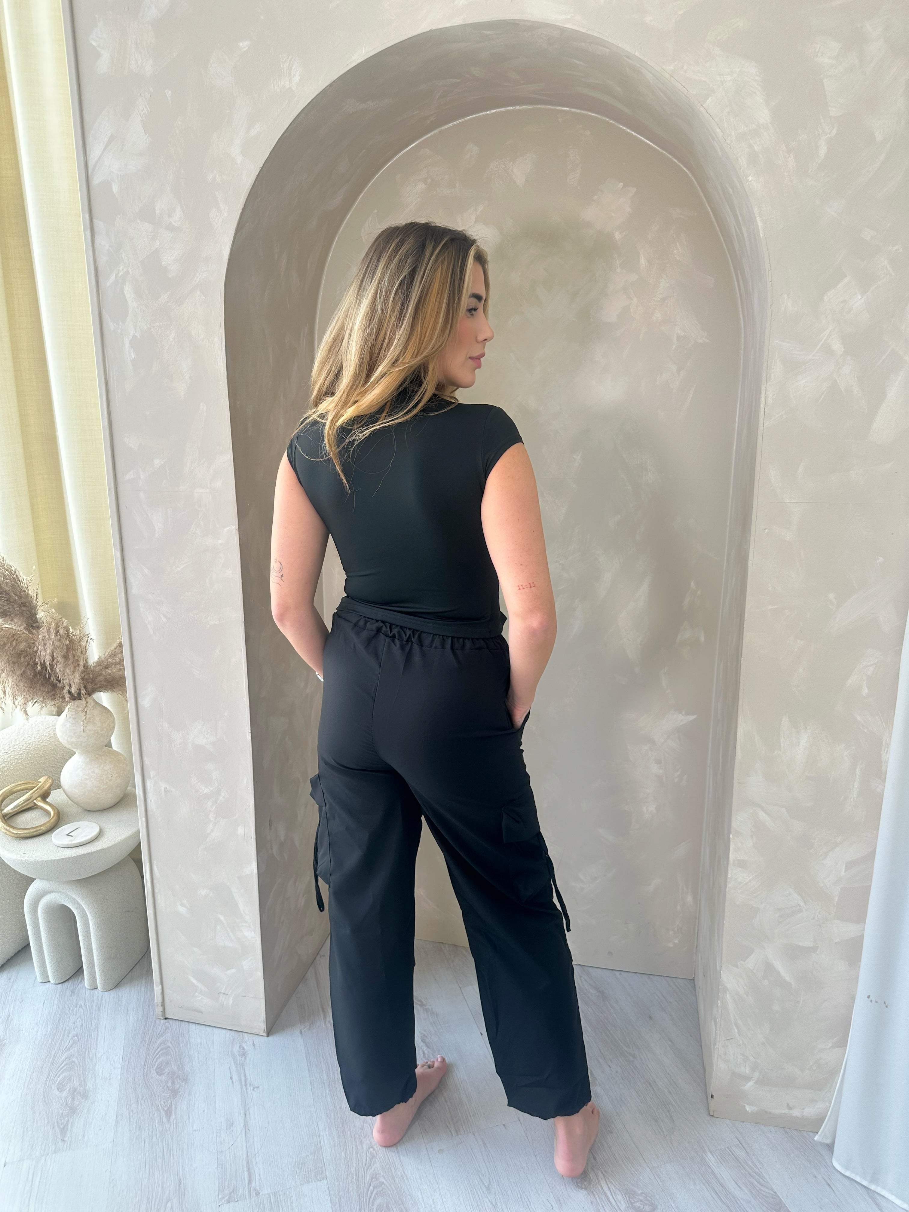 Straight Leg Cargo Trousers in Black