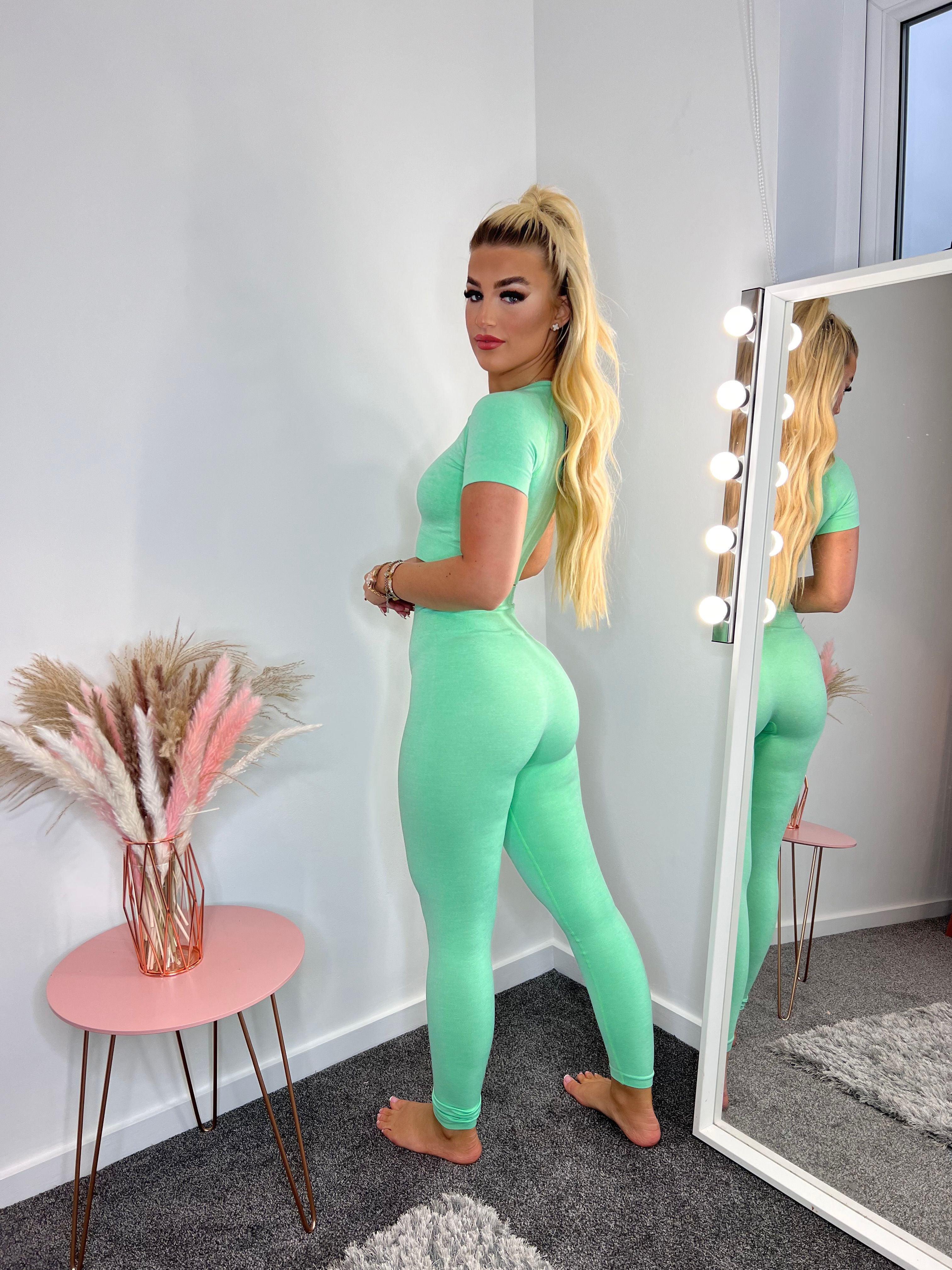 The Perfect Form Leggings in Green - watts that trend