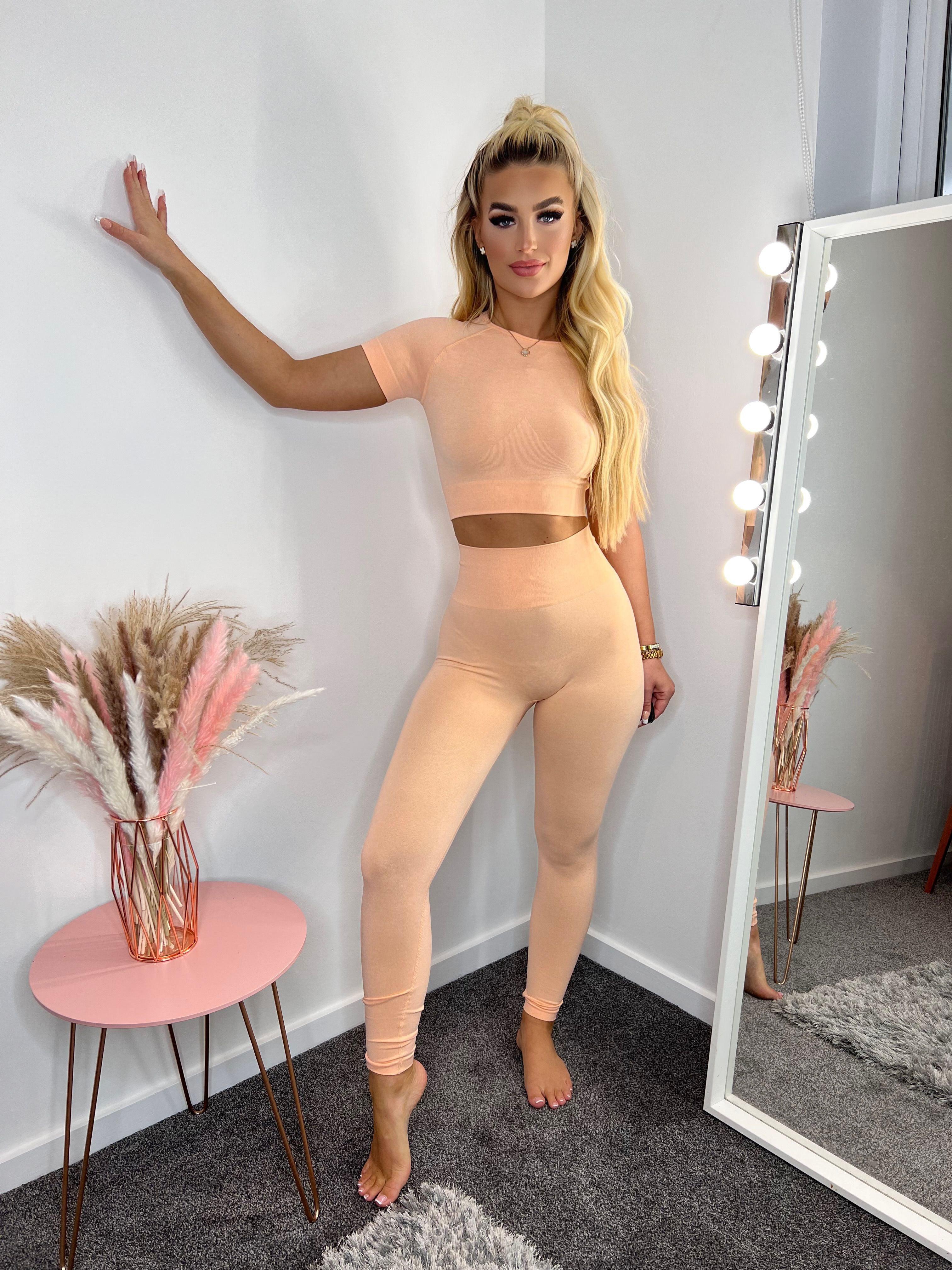 The Perfect Form Leggings in Orange - watts that trend