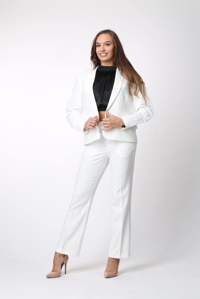 The Power Suit Blazer in White - watts that trend